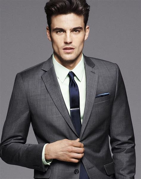 tie color with charcoal suit.